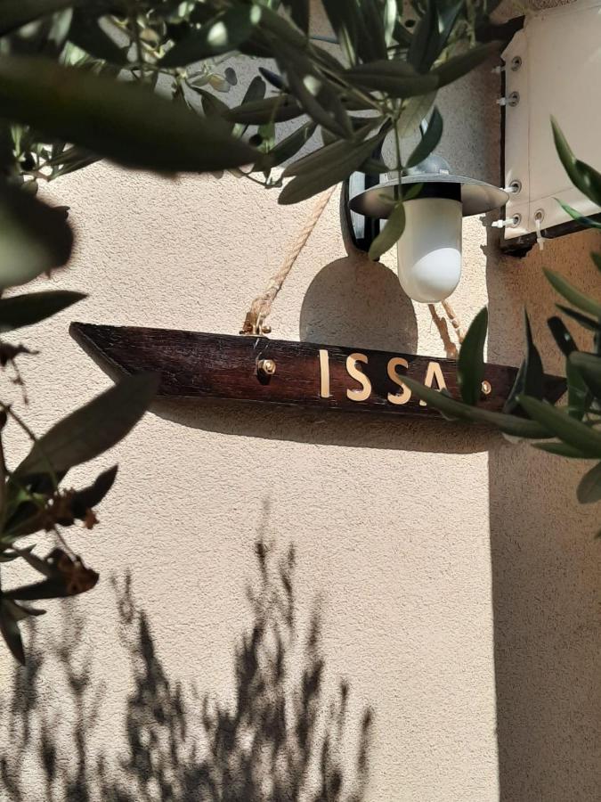 Issa Holiday Home - 3 Min Walk To Beach Kastela Ngoại thất bức ảnh