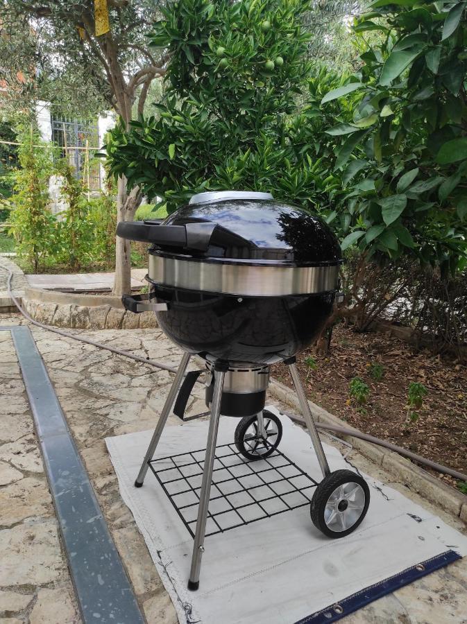 Issa Holiday Home - 3 Min Walk To Beach Kastela Ngoại thất bức ảnh